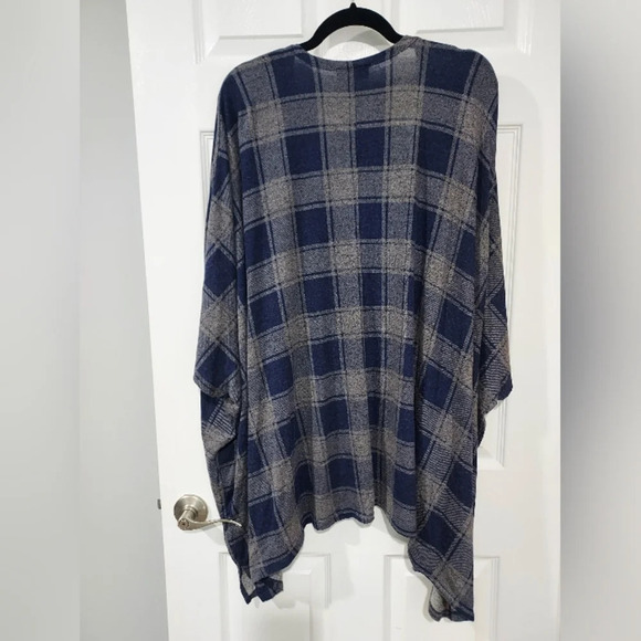 NWOT Lane Bryant Blue & Gray Plaid Short Dolman Sleeve Open Front Cardigan 22/24 - Picture 10 of 10